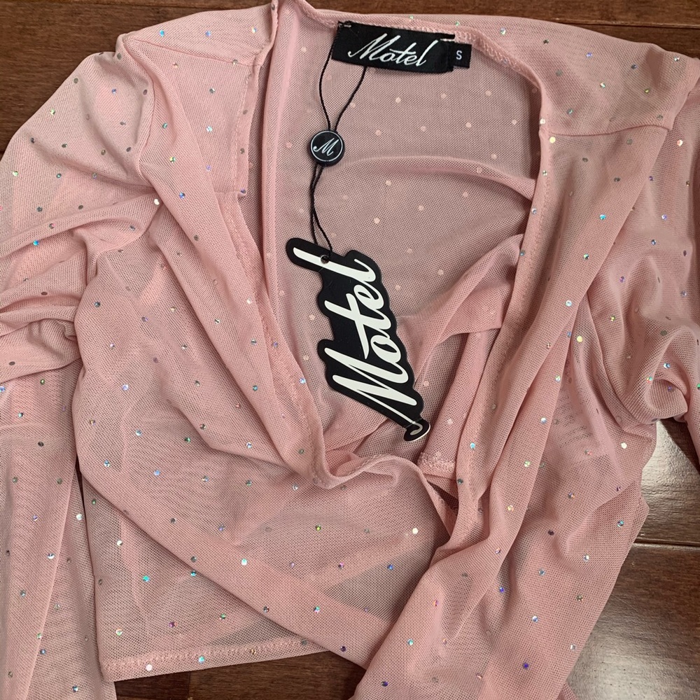 Motel Rocks: Yun Top Crystal
